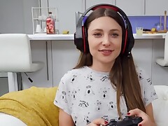 Brunette can't live without gaming and blonde can't live without banging